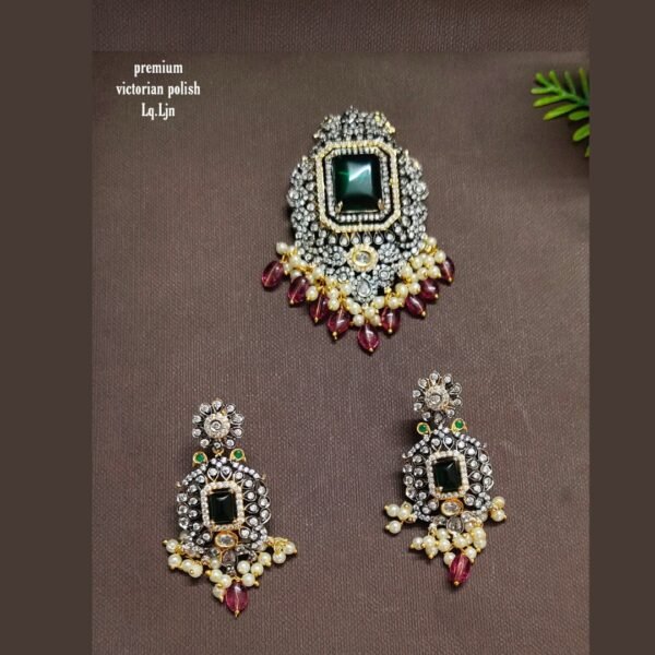 One gram gold Victorian locket with earrings